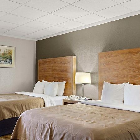 Quality Inn & Suites Downtown Green Bay Exteriör bild