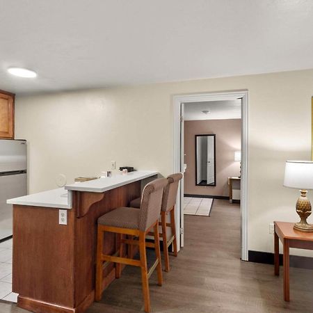 Quality Inn & Suites Downtown Green Bay Exteriör bild