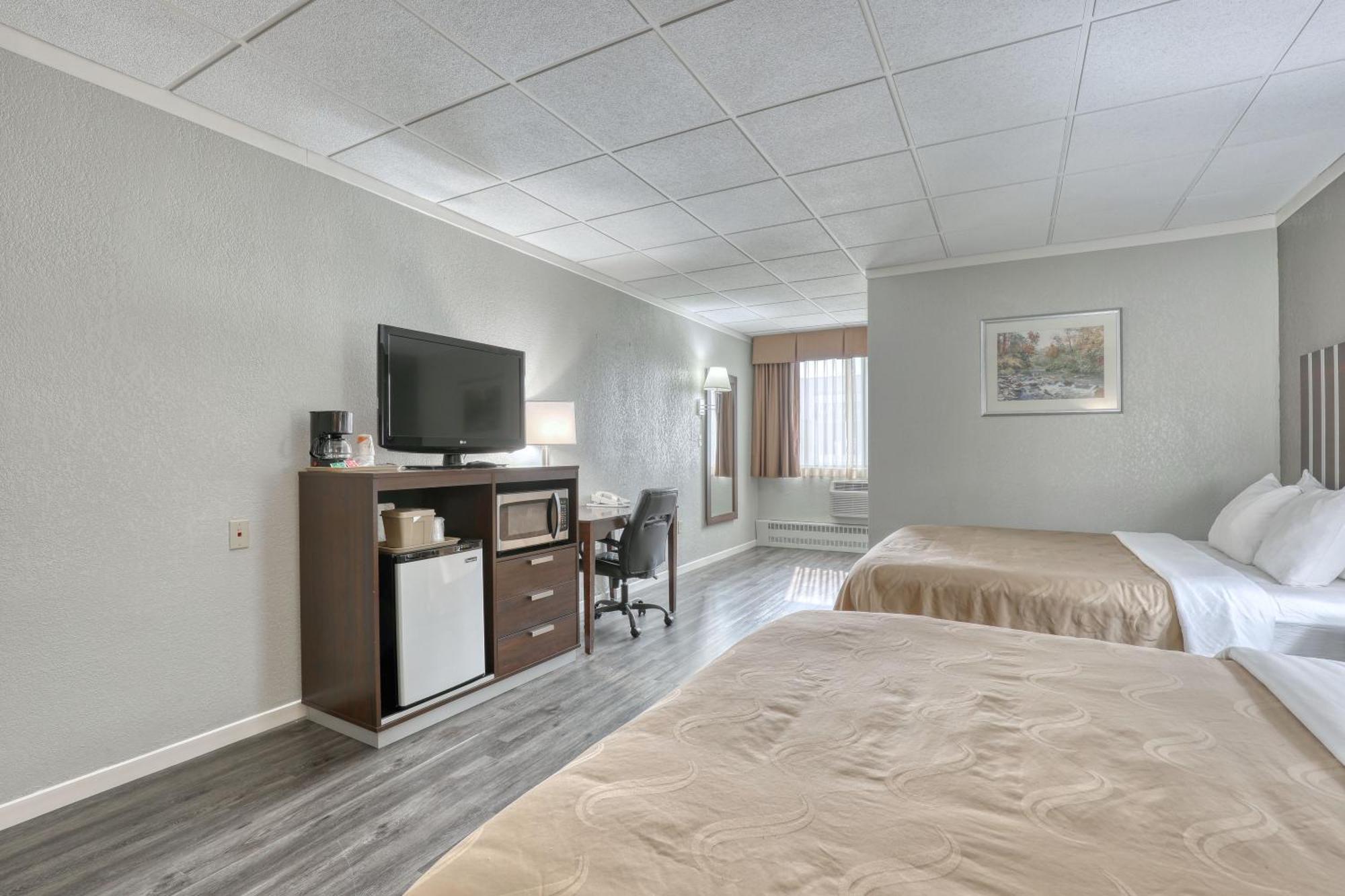 Quality Inn & Suites Downtown Green Bay Exteriör bild