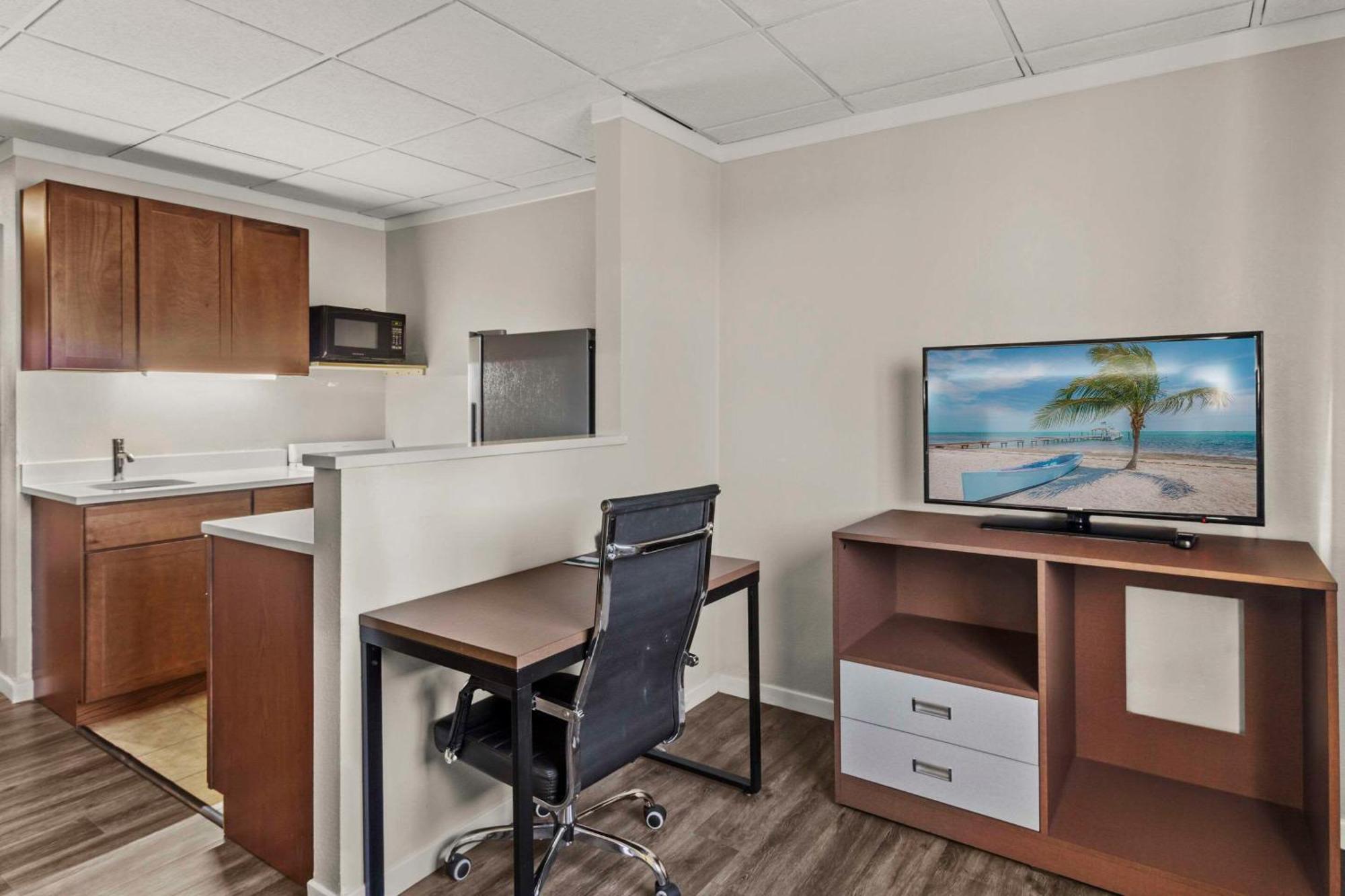 Quality Inn & Suites Downtown Green Bay Exteriör bild
