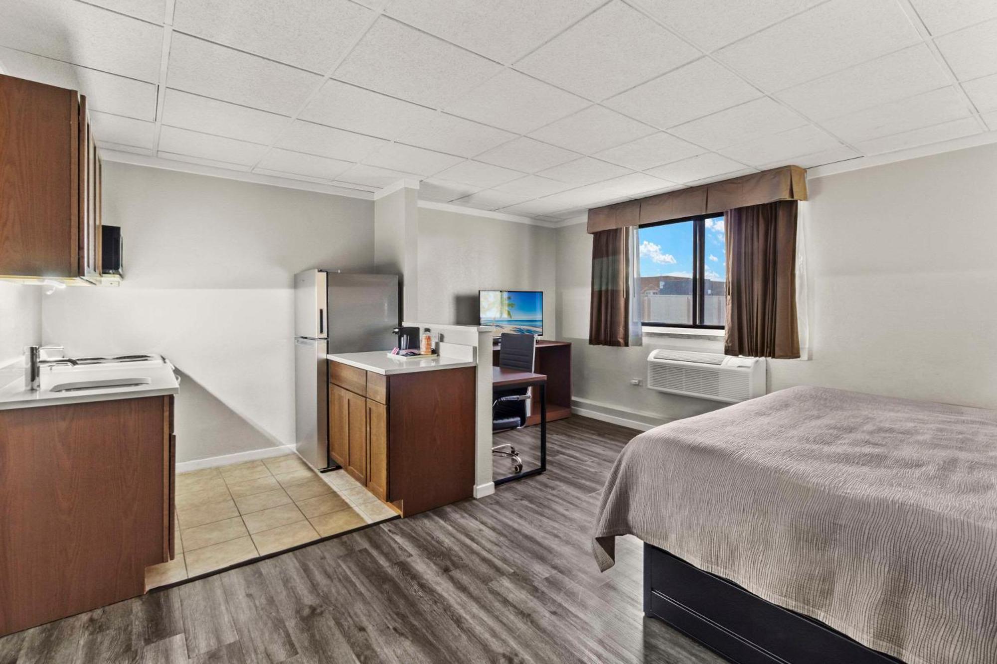 Quality Inn & Suites Downtown Green Bay Exteriör bild