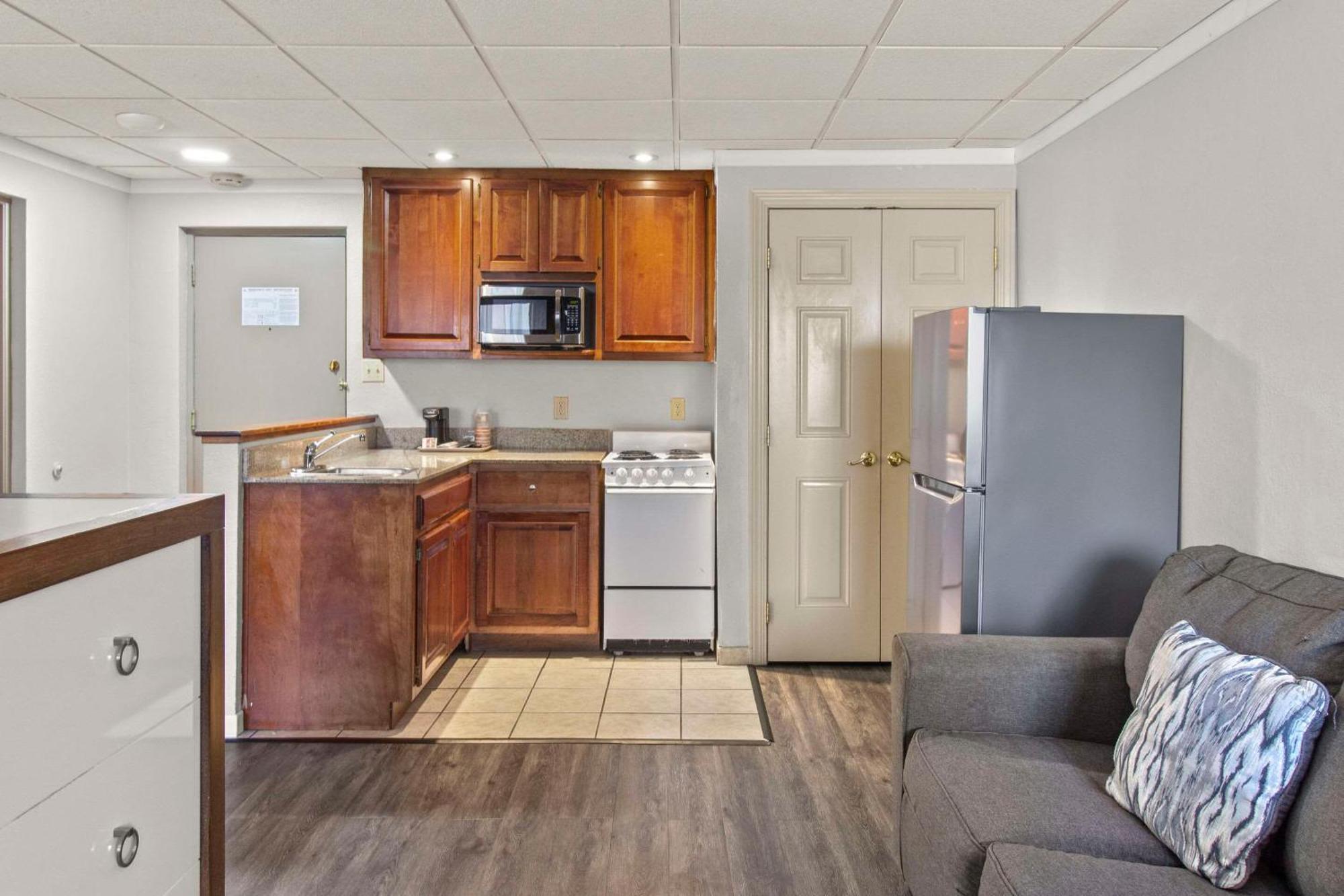 Quality Inn & Suites Downtown Green Bay Exteriör bild