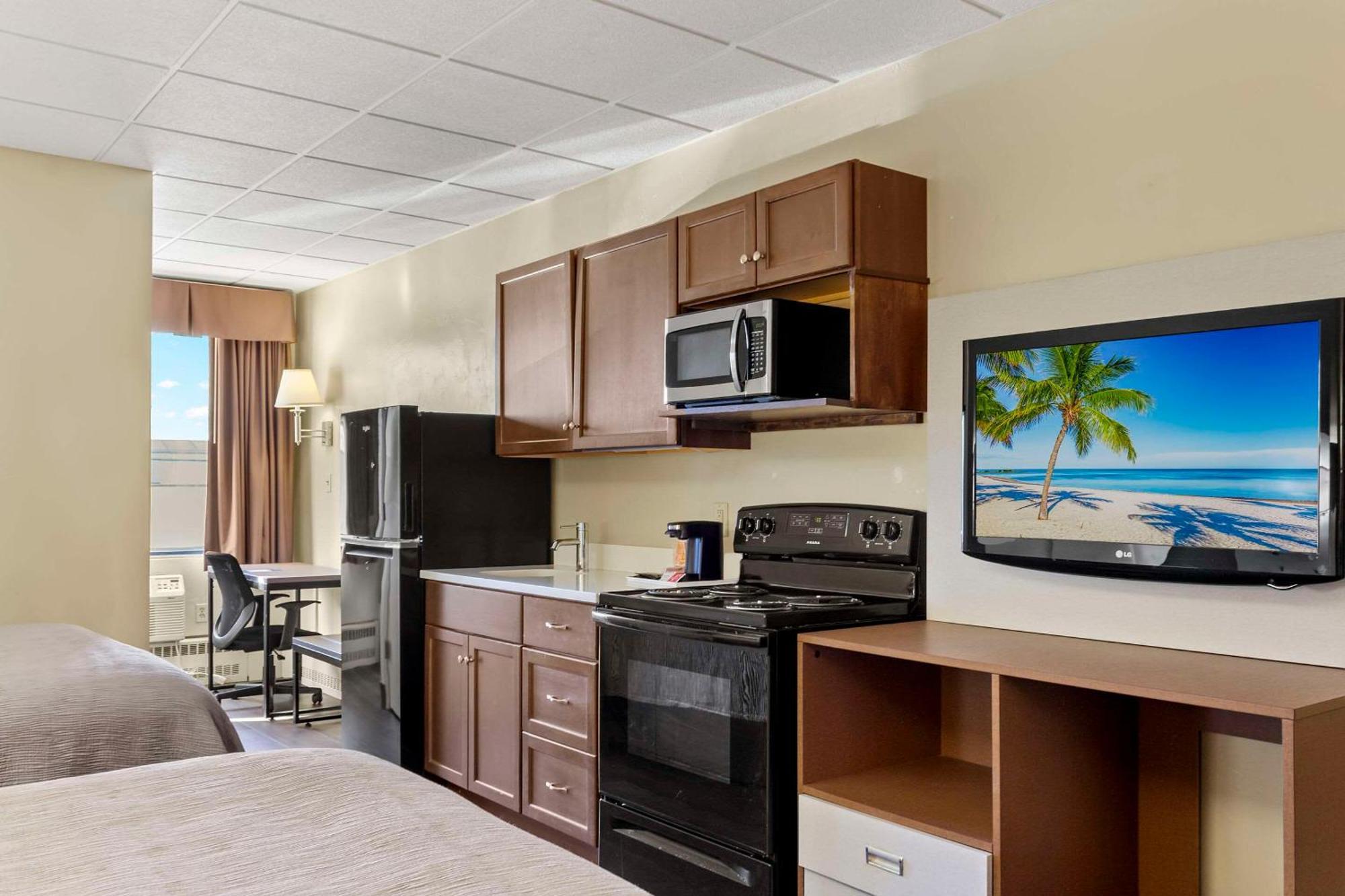 Quality Inn & Suites Downtown Green Bay Exteriör bild