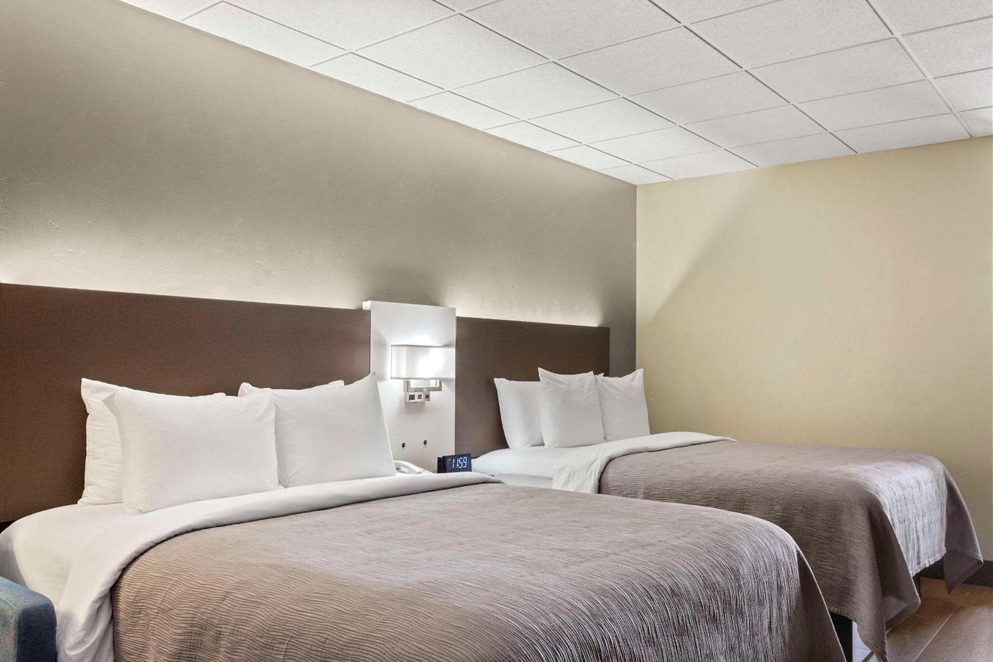 Quality Inn & Suites Downtown Green Bay Exteriör bild