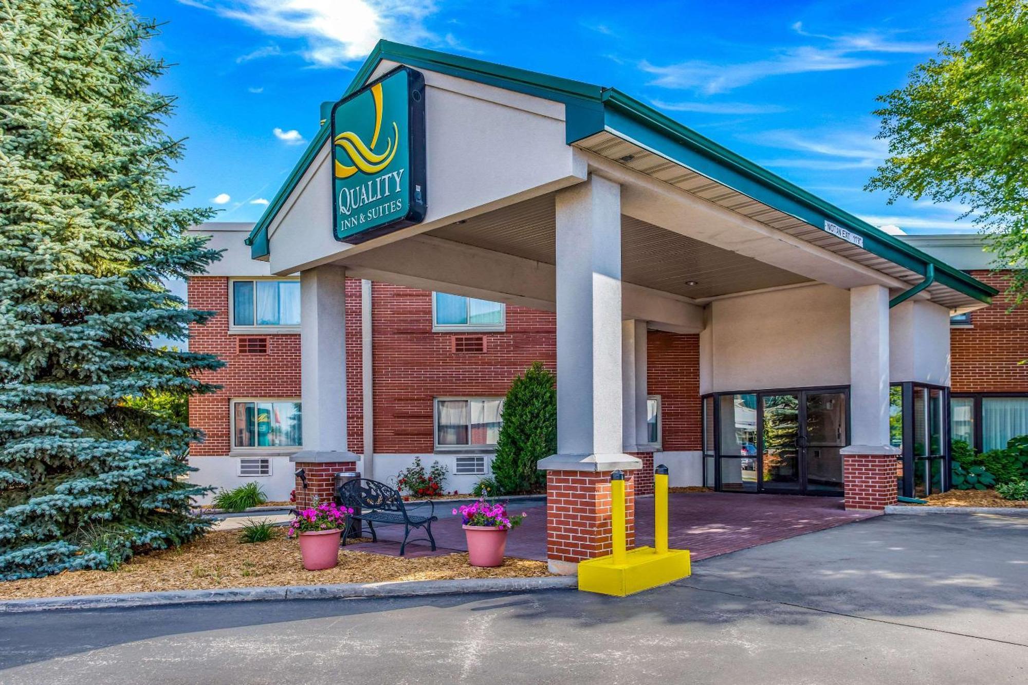 Quality Inn & Suites Downtown Green Bay Exteriör bild