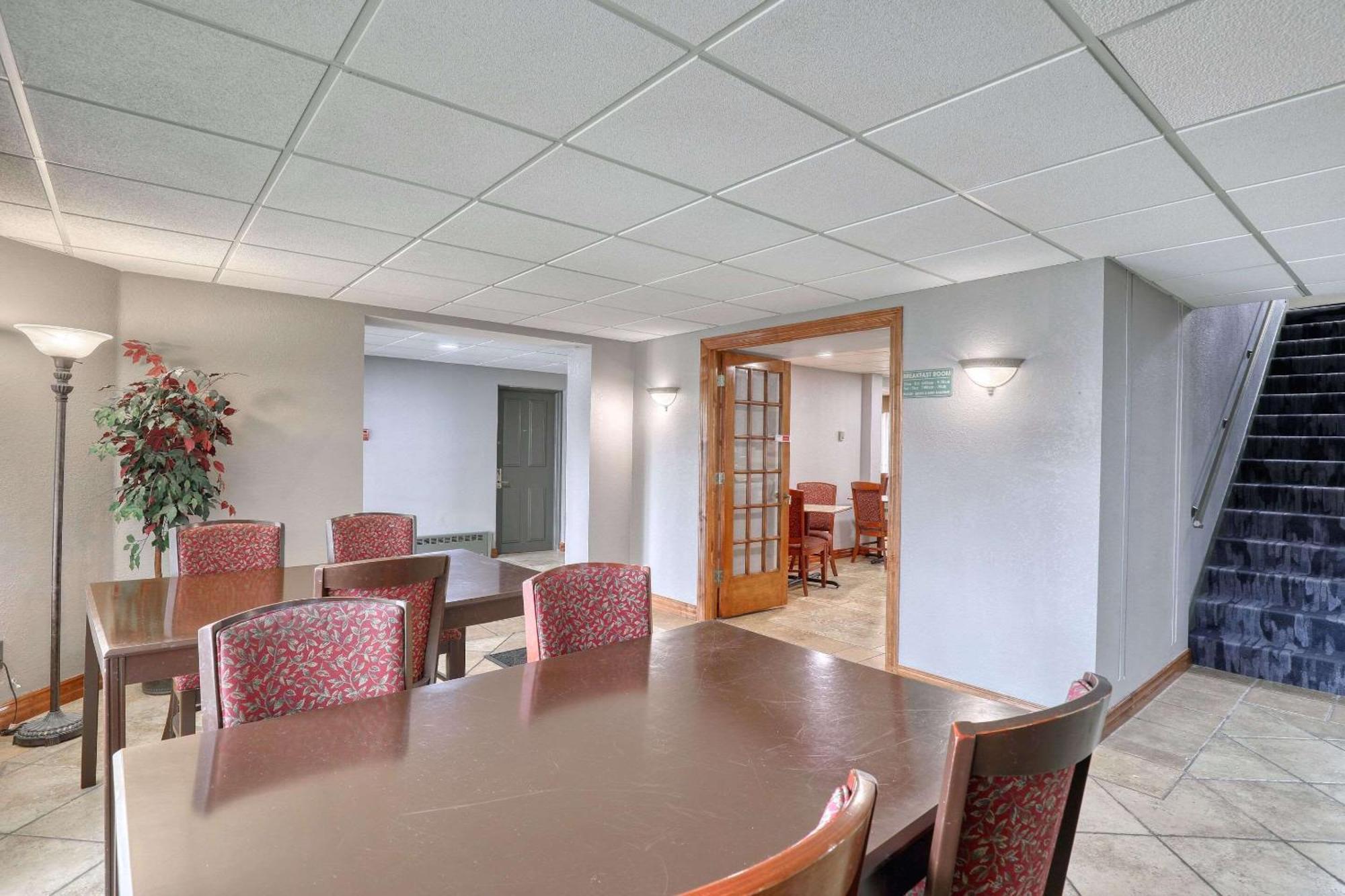 Quality Inn & Suites Downtown Green Bay Exteriör bild