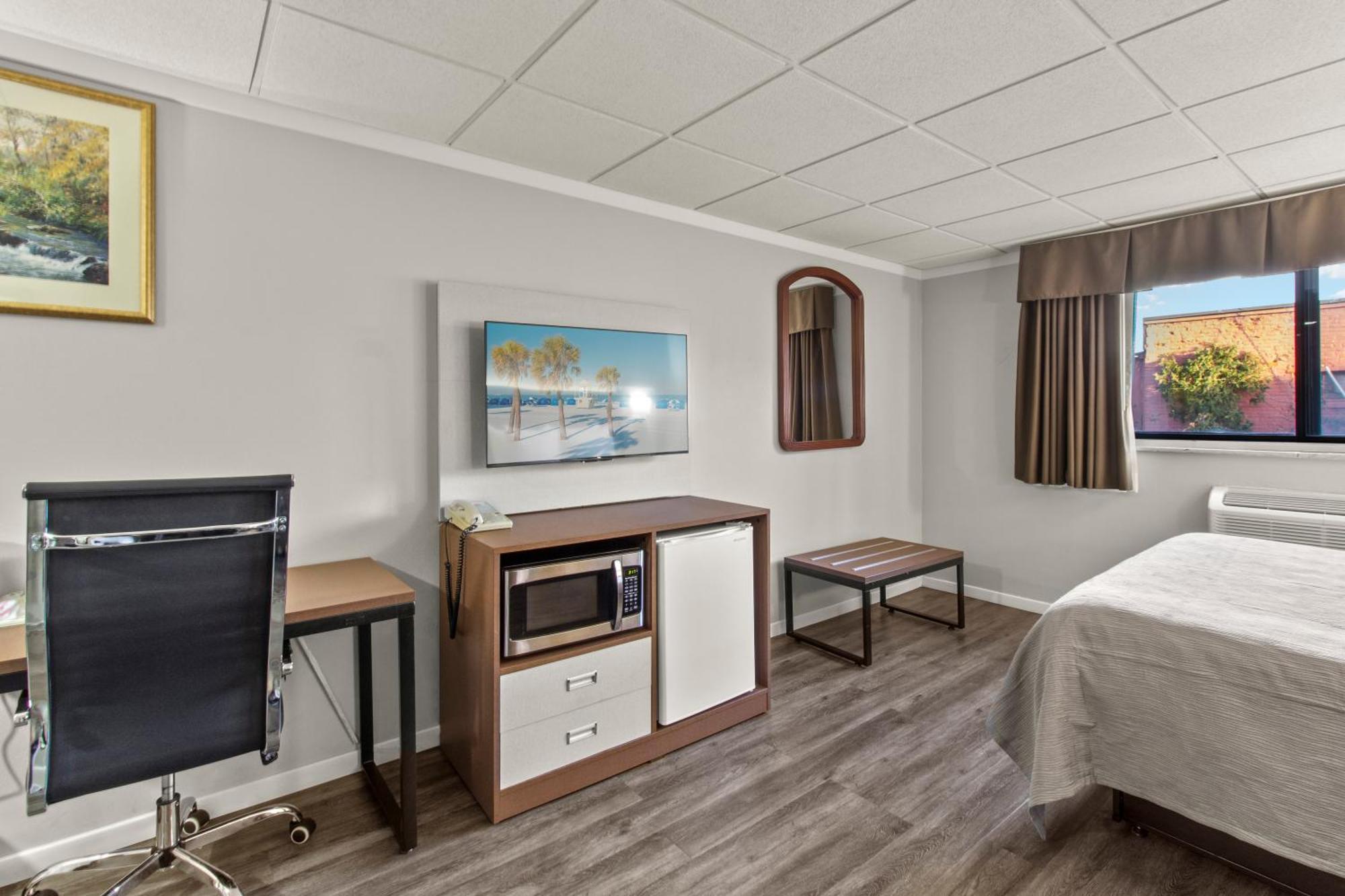 Quality Inn & Suites Downtown Green Bay Exteriör bild