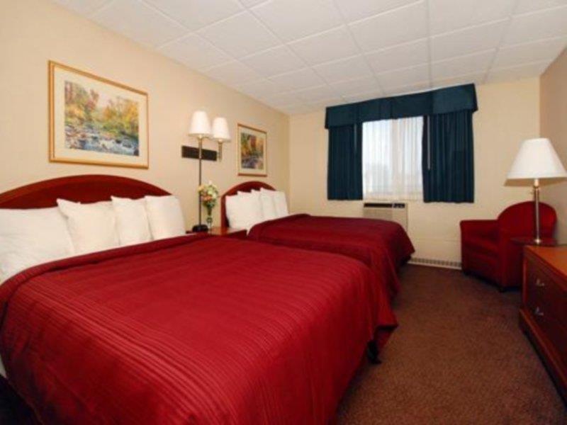 Quality Inn & Suites Downtown Green Bay Rum bild