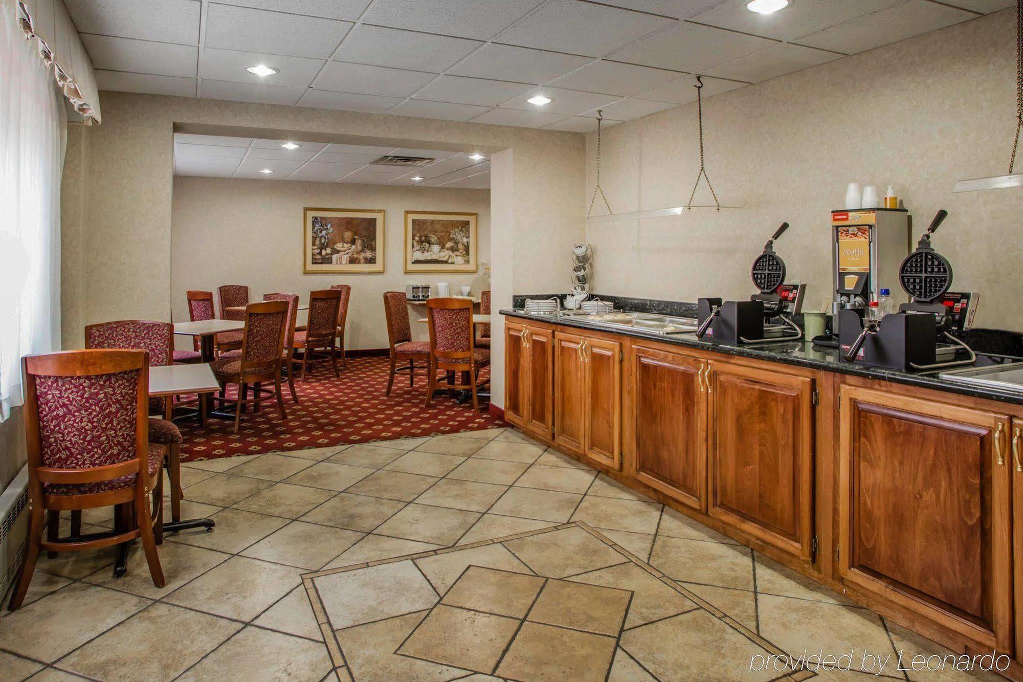 Quality Inn & Suites Downtown Green Bay Exteriör bild