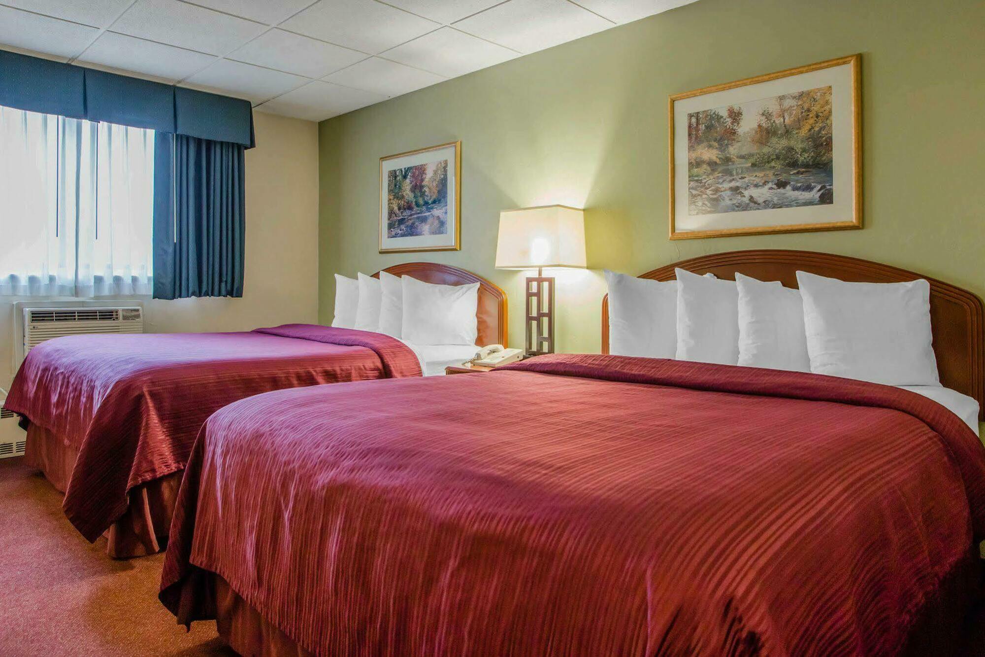 Quality Inn & Suites Downtown Green Bay Exteriör bild